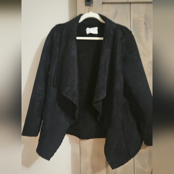 VELVET by Graham&Spencer Faux fur lined  faux suede outer draped jacket. Size S - Picture 4 of 13